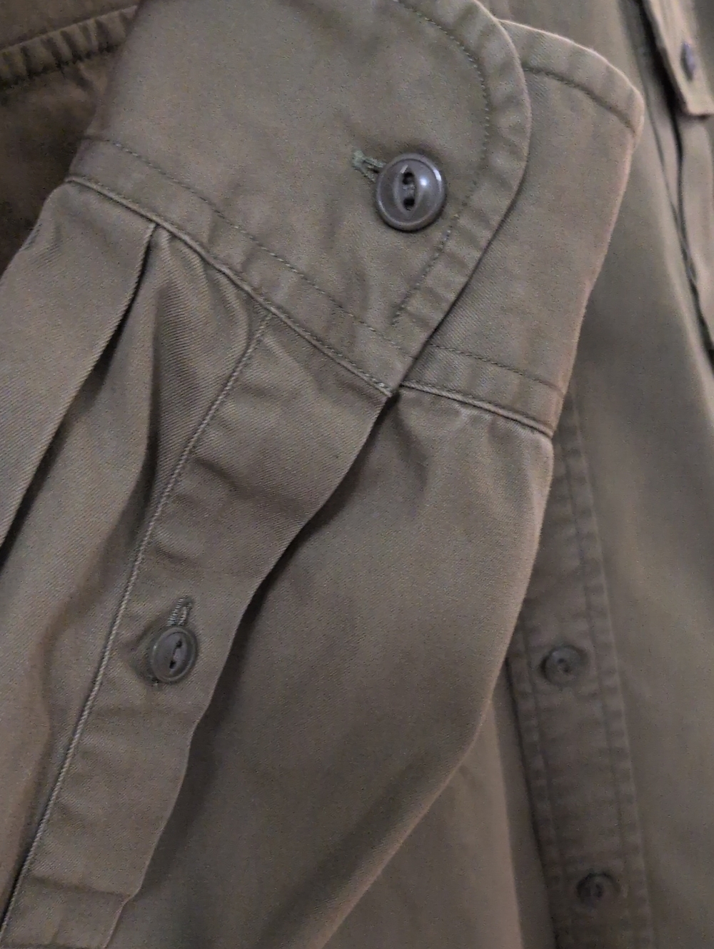 Willis & Geiger Outfitters Epaulet Button Down - Picture 4 of 13